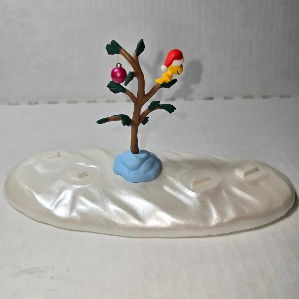 Hallmark Peanuts A Charlie Brown Christmas Snow Scene Tabletop Display 30th Anni
